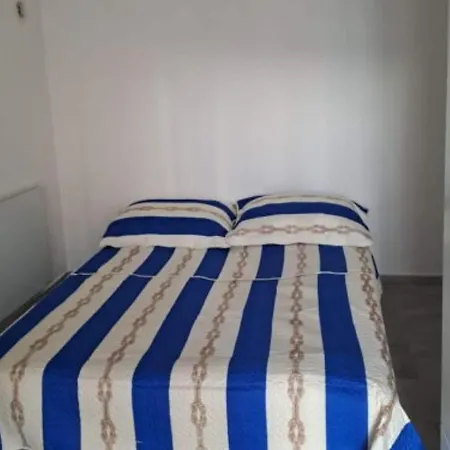 Boris - One Bedroom Classic Горни-Карин