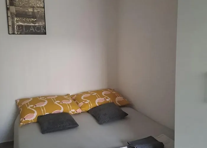 Boris - One Bedroom Classic Lägenhet Gornji Karin